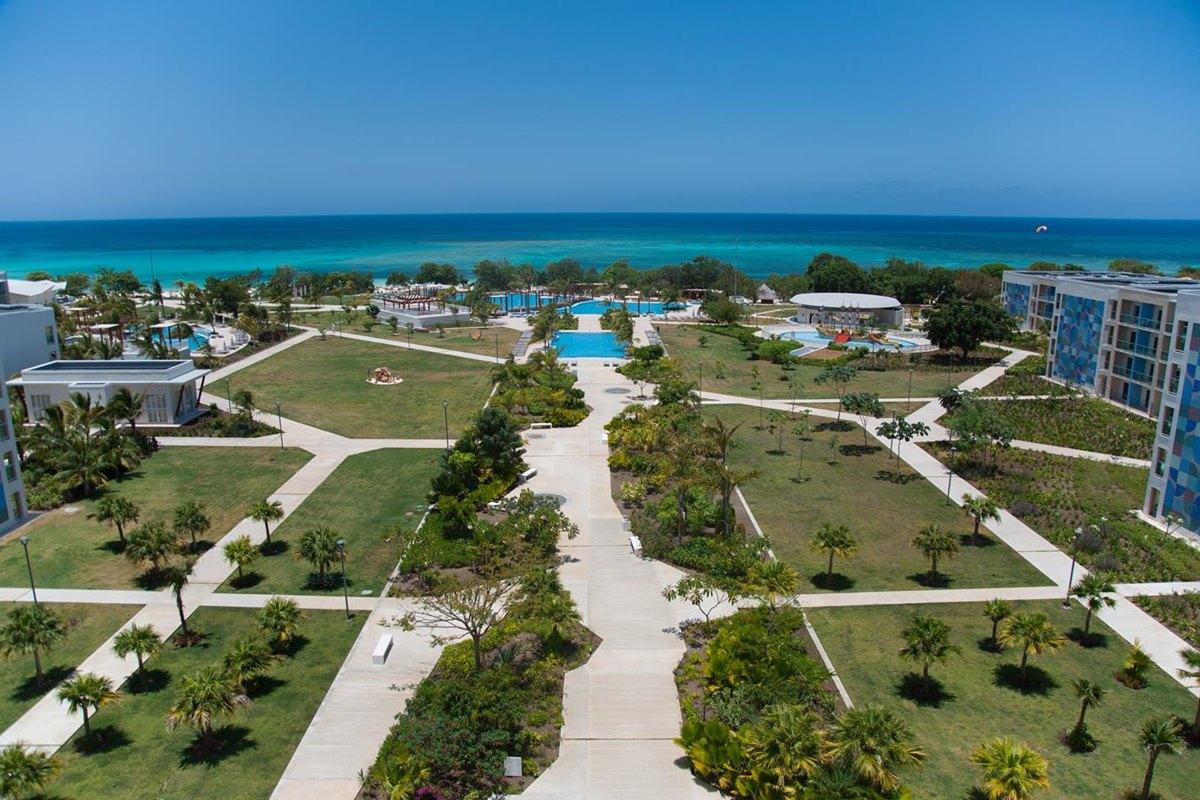 Gran Muthu Almirante Beach Hotel Guardalavaca Exterior photo